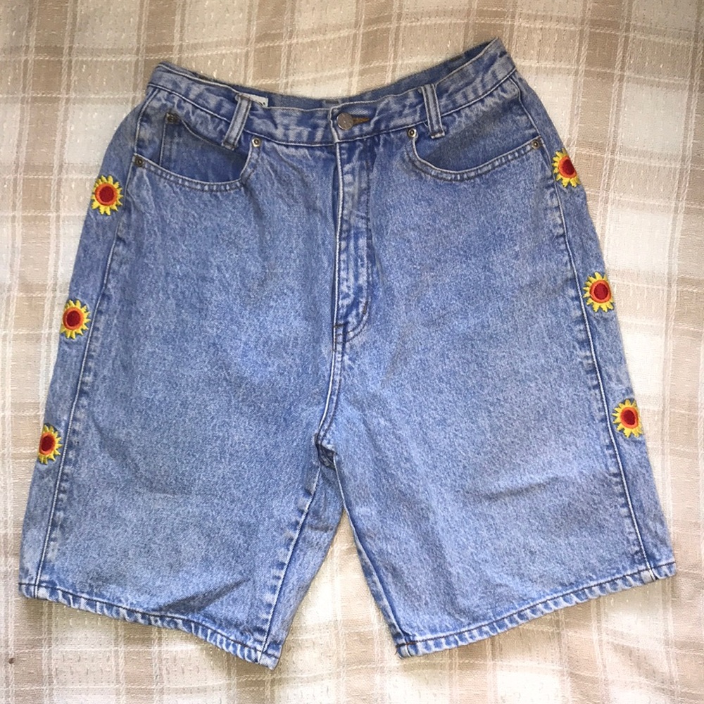 Vintage 90s NUOVO Embroidered Sun Denim Shorts